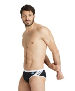 Arena Solid Icons Brief -Speedos Shop 005045 501 m icons team brief 001 o